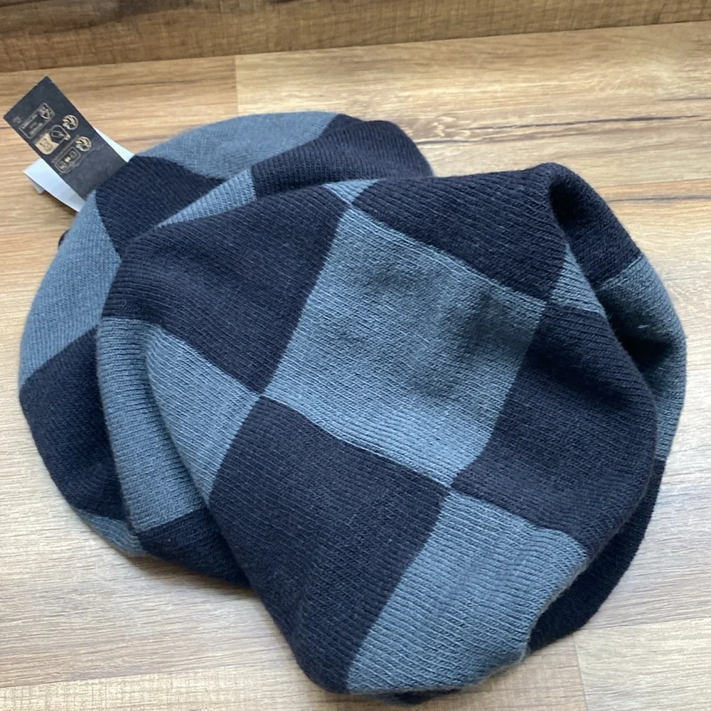 VANS BEANIE BRAND ๐ฅ NEW - Picture 5 of 5